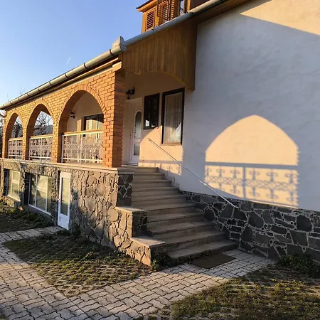 Mogyoros Apartmanhaz * Balatongyörök